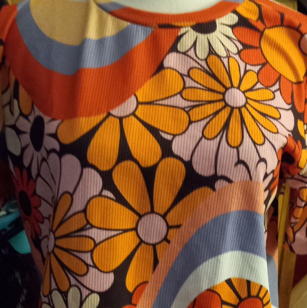 New,retro hippie flower swirl wave floral crew neck knit yoga t-shirt,size large
